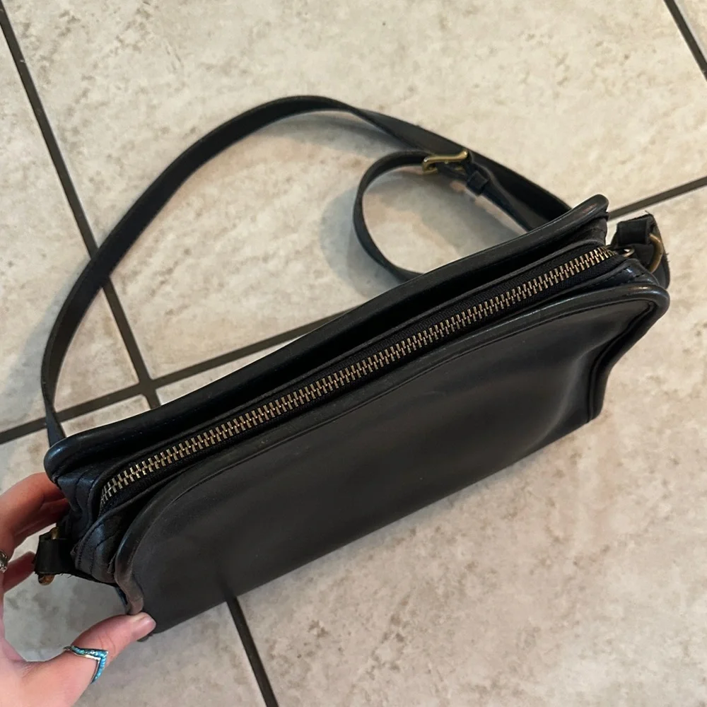 Coach Sutton Black Leather Crossbody Bag 9814 - Picture 4 of 12